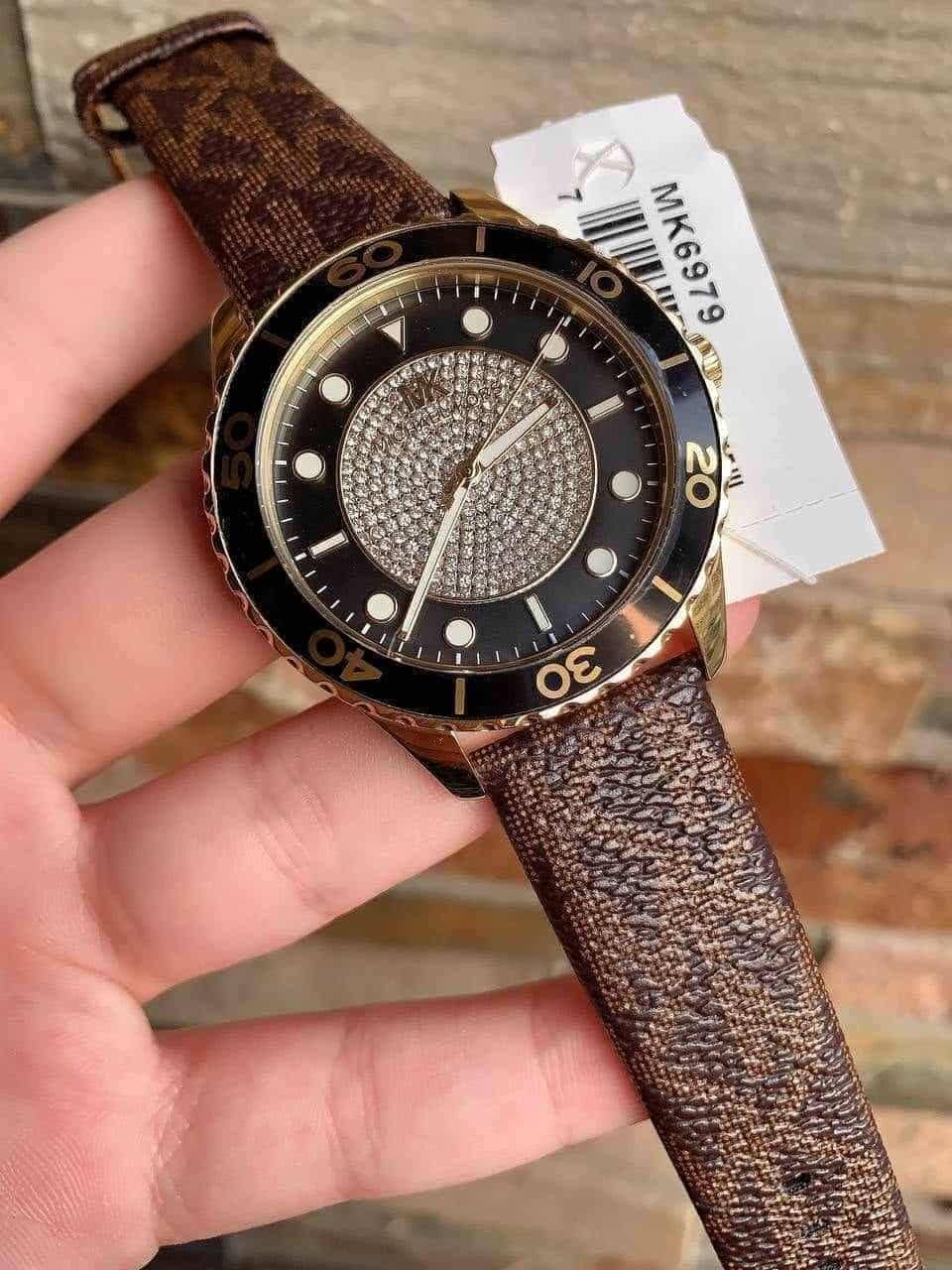 Velora Elegant Leather Watch for Women – Original Classic USA Design - Image 2