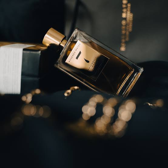 Rosendo Mateu 7 Eau de Parfum – 100 ml - صورة 4